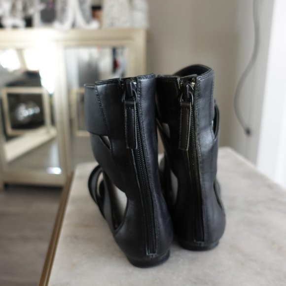 Aminah Abdul Jillil black leather ankle sandal - Picture 4 of 8